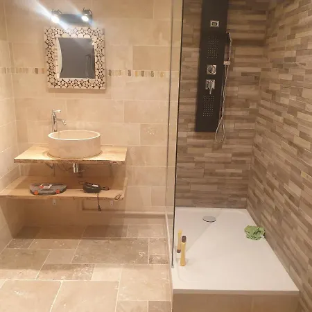 8p Piscine+ Spa+clim+ 4 Sdb Proche Des Plages